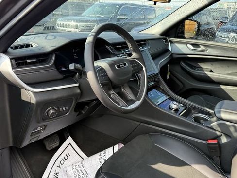 New 2025 Jeep Grand Cherokee L Altitude RWD image 15