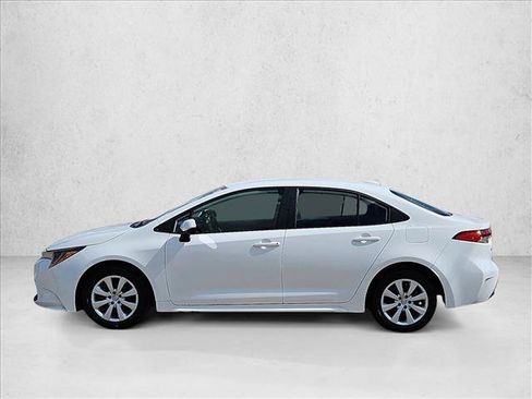 Used 2024 Toyota Corolla LE FWD image 9