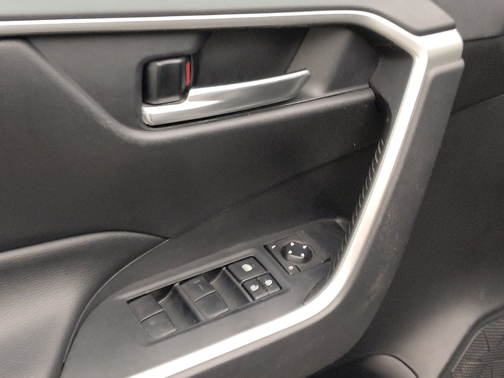 Used 2019 Toyota RAV4 XLE AWD/4WD image 27
