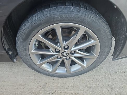 Used 2016 Toyota Prius V Five FWD image 10