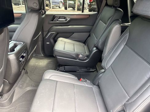 Used 2025 GMC Yukon Denali w/ Denali Reserve Package AWD/4WD image 31