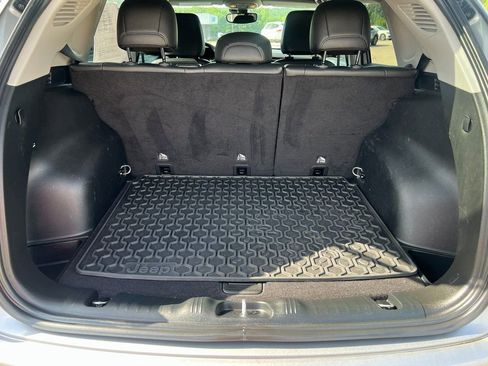 Used 2022 Jeep Compass Latitude image 13