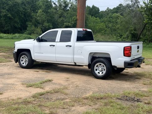Used 2017 Chevrolet Silverado 1500 W/T w/ Trailering Package RWD image 3
