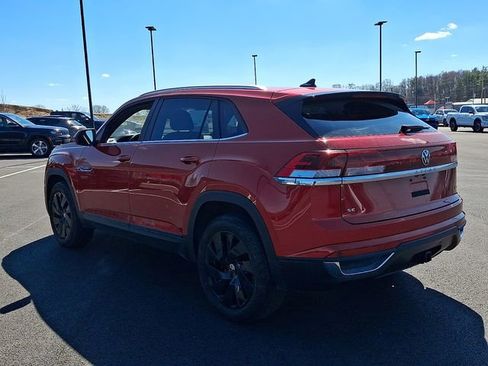 Used 2024 Volkswagen Atlas Cross Sport SE image 5