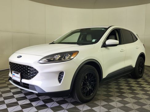 Used 2020 Ford Escape SE AWD/4WD image 3
