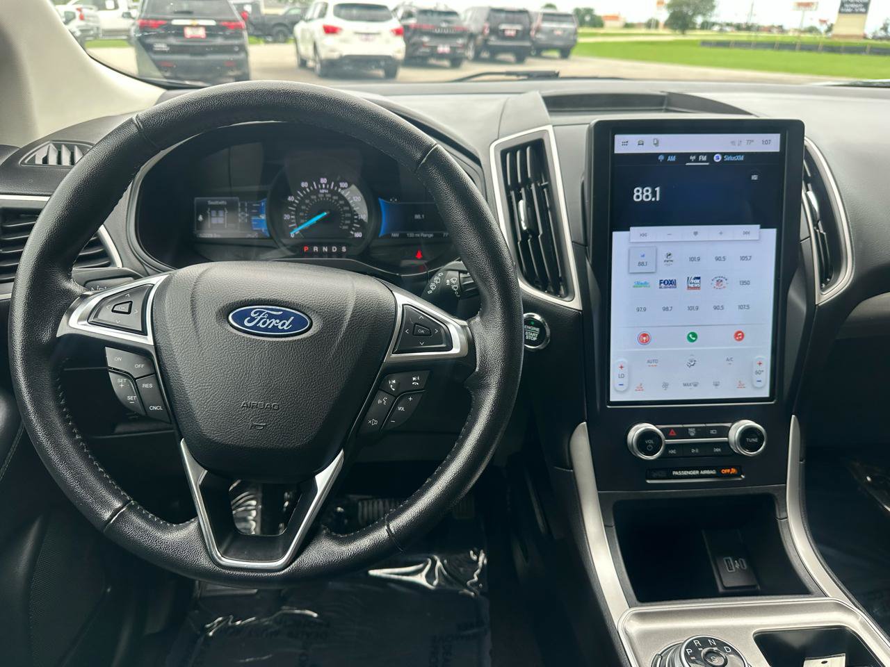 Used 2024 Ford Edge SEL AWD/4WD image 3