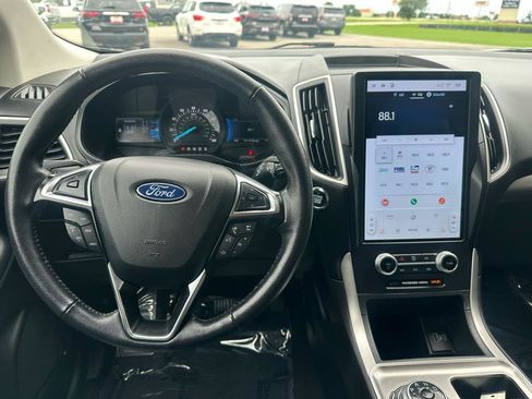 Used 2024 Ford Edge SEL AWD/4WD image 3