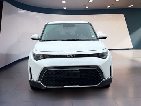 Certified 2025 Kia Soul LX w/ LX Technology Package FWD image 8