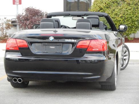 Used 2012 BMW 328i Convertible image 17