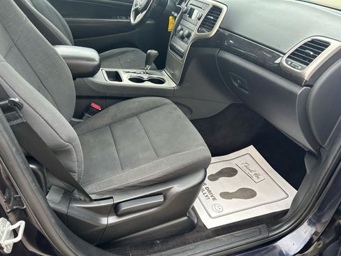 Used 2011 Jeep Grand Cherokee Laredo w/ Security & Convenience Group image 12