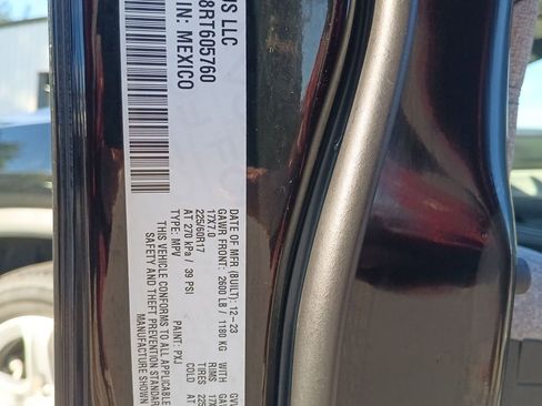 Certified 2024 Jeep Compass Latitude image 30