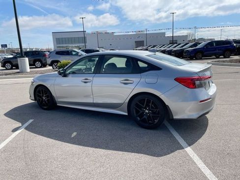 Used 2023 Honda Civic Sport image 3