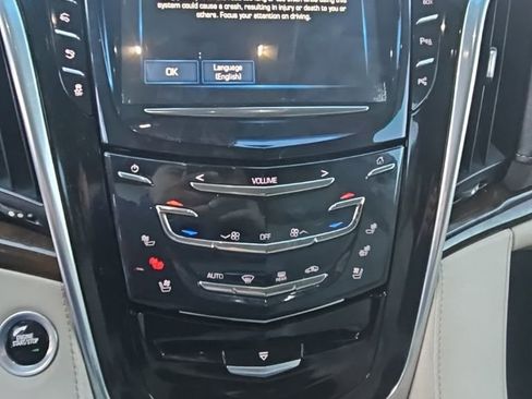 Used 2019 Cadillac Escalade 2WD image 16