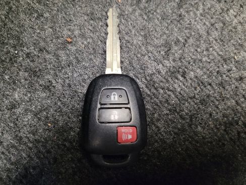 Used 2015 Toyota Prius C One image 32