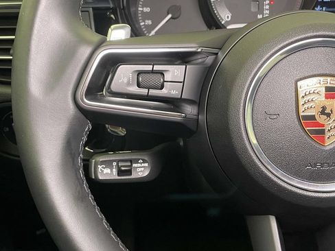 Certified 2025 Porsche Macan AWD/4WD image 40