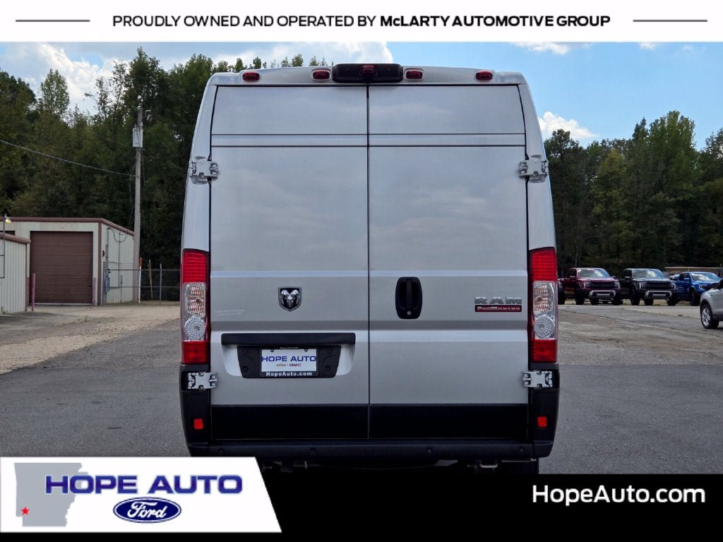 Used 2021 RAM ProMaster 2500 w/ Interior LED Lighting Group FWD image 4