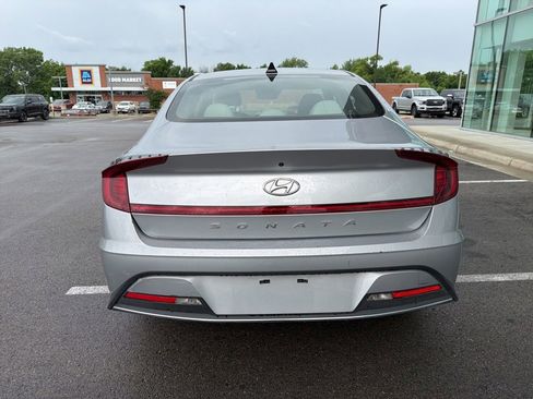 Used 2023 Hyundai Sonata SE FWD image 7