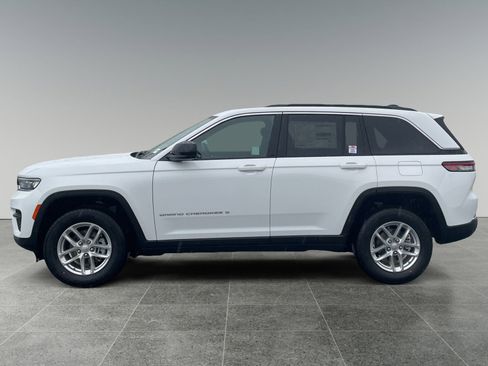 New 2026 Jeep Grand Cherokee Laredo X RWD image 2