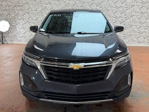 Used 2022 Chevrolet Equinox LT FWD image 2