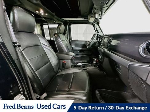 Used 2022 Jeep Wrangler Unlimited Sahara AWD/4WD image 35