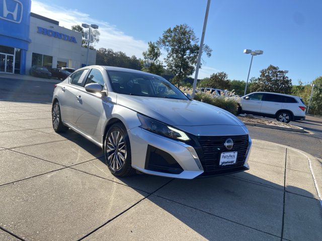 Used 2023 Nissan Altima 2.5 SV AWD/4WD image 2