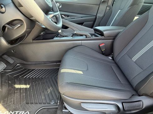 New 2026 Hyundai Elantra SE FWD image 12