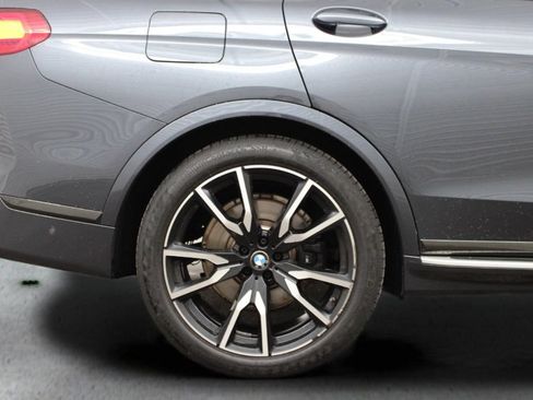 Used 2021 BMW X7 xDrive40i w/ M Sport Package AWD/4WD image 12