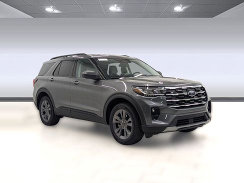 New 2026 Ford Explorer Active w/ Active Comfort Package image 6