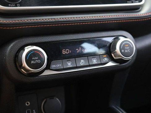 Used 2018 Nissan Kicks SR FWD image 13