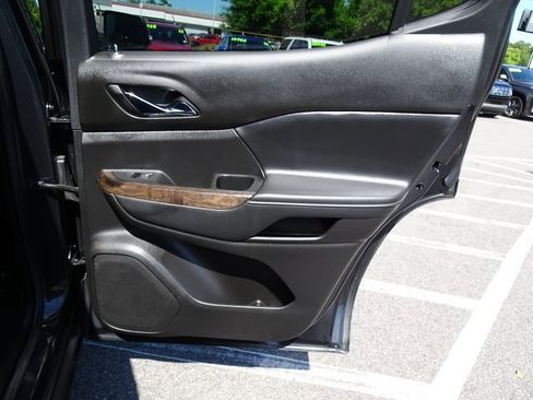 Used 2020 GMC Acadia Denali w/ Technology Package FWD image 20