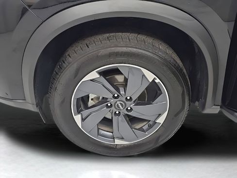 Used 2025 Nissan Rogue SV FWD image 30