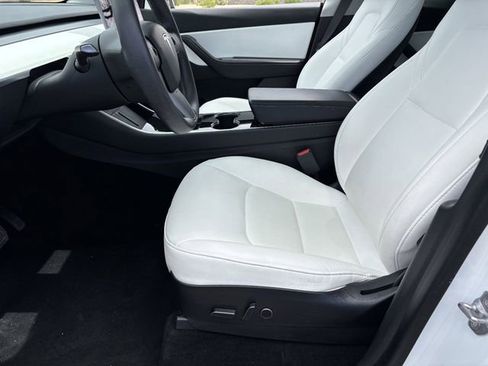 Used 2021 Tesla Model Y Long Range AWD/4WD image 19