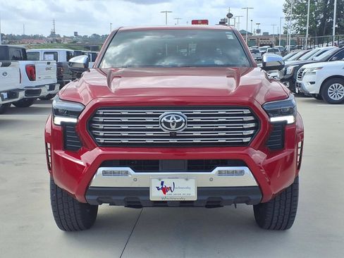 Used 2025 Toyota Tacoma Limited AWD/4WD image 4
