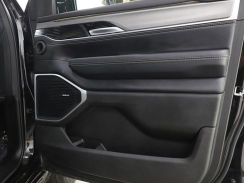 Used 2024 Jeep Wagoneer Series II image 9