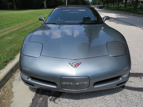 Used 2004 Chevrolet Corvette Convertible w/ Preferred Equipment Group image 19
