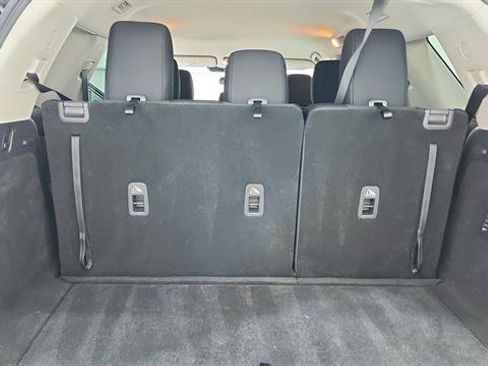 Certified 2025 Nissan Pathfinder SV FWD image 12