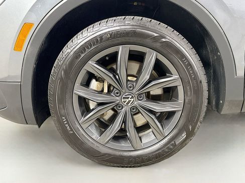 Certified 2023 Volkswagen Tiguan SE w/ Panoramic Sunroof Package image 29
