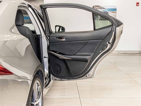 Used 2017 Lexus IS 300 AWD image 41