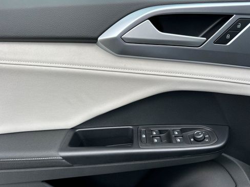 New 2026 Volkswagen Taos SE AWD/4WD image 10