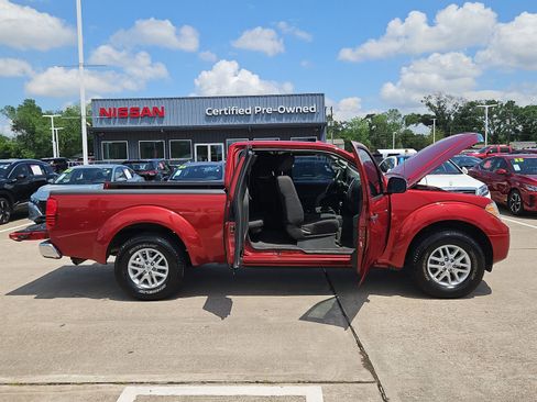 Used 2016 Nissan Frontier SV RWD image 12