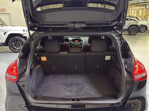 Used 2018 Ford Focus ST image 23