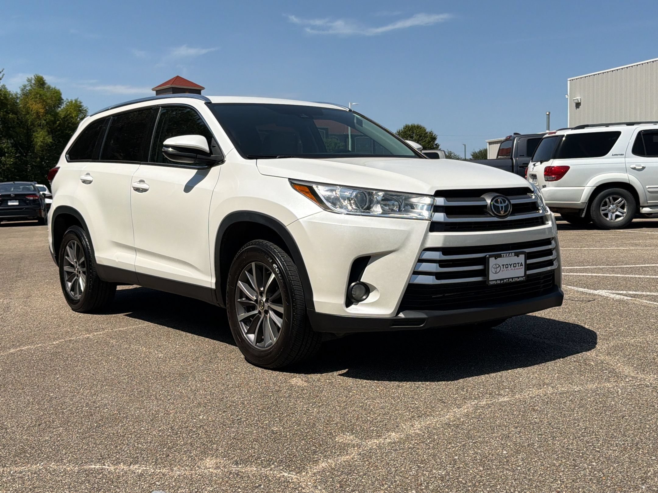 Used 2019 Toyota Highlander XLE FWD image 7