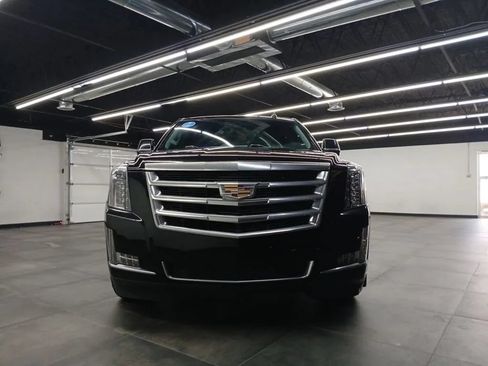 Used 2020 Cadillac Escalade ESV Luxury RWD image 45