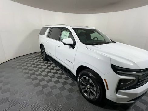 New 2026 Chevrolet Suburban LT w/ Comfort Package image 2