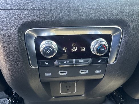 Used 2024 GMC Yukon XL Denali AWD/4WD image 34