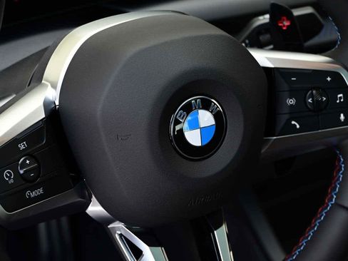 Certified 2025 BMW M235i xDrive w/ Premium Package AWD/4WD image 17