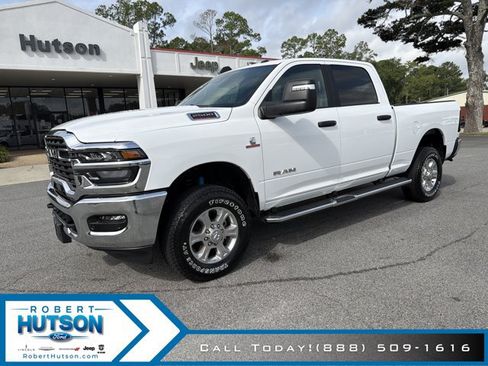 Used 2026 RAM 2500 Big Horn AWD/4WD image 2