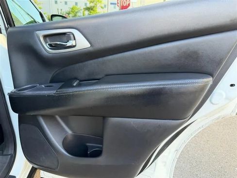 Used 2015 Nissan Pathfinder Platinum AWD/4WD image 45