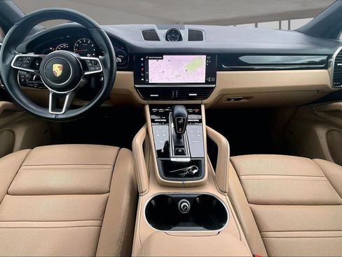 Used 2023 Porsche Cayenne AWD/4WD image 14
