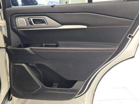 Used 2025 Ford Explorer ST AWD/4WD image 10